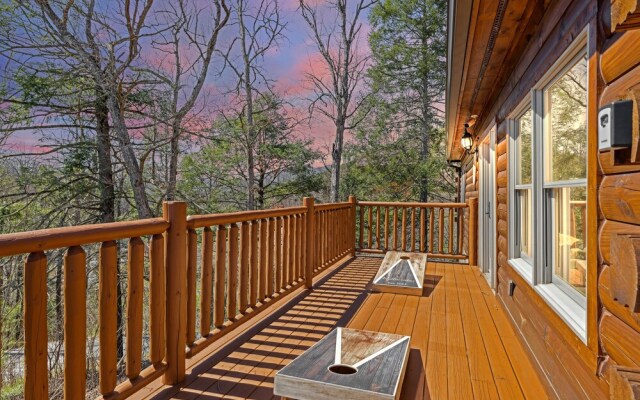 Mystic Cabin 3 Bedroom Cabin by RedAwning