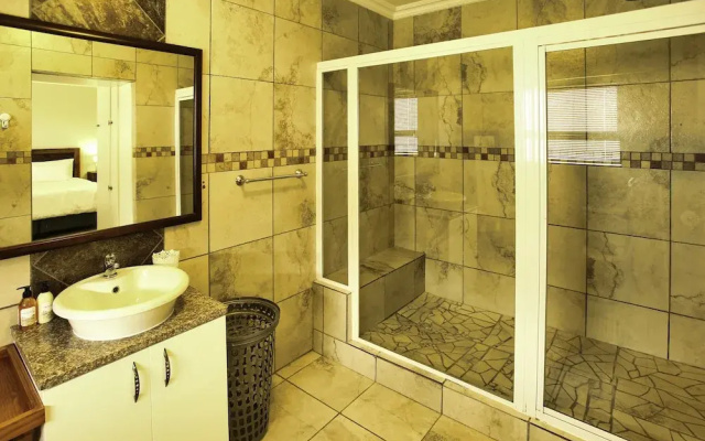 Happy Holiday, Langebaan 6-sleeper