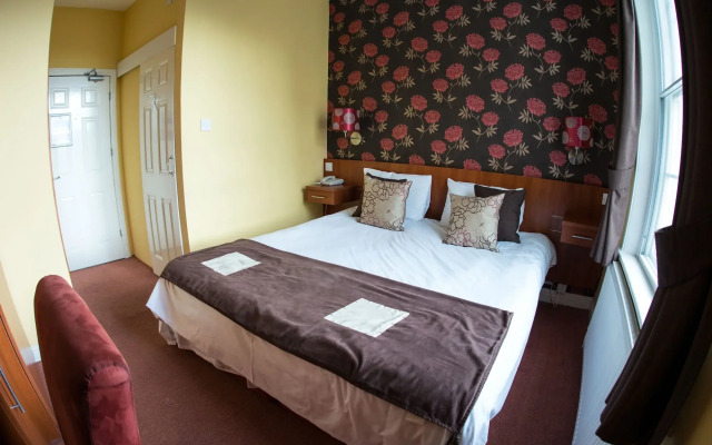 Thomas James Hotel