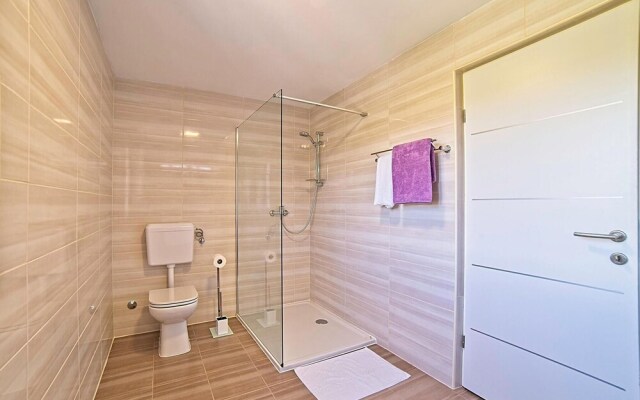 Stunning Home in Rab With Wifi and 3 Bedrooms