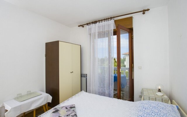 Apartments and Rooms Krstinić