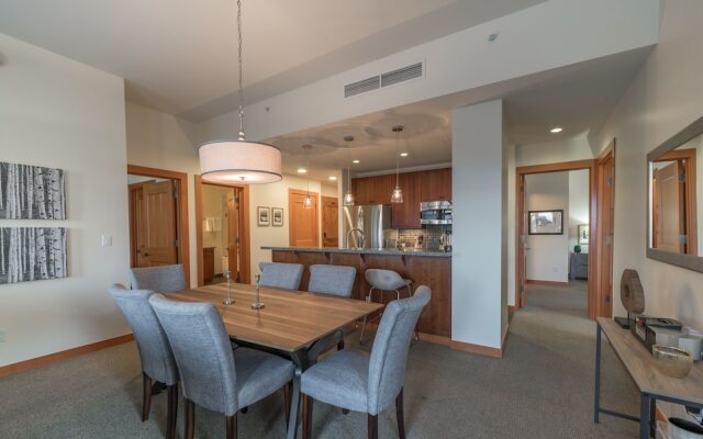 Capitol Peak Lodge by Snowmass Mountain Lodging