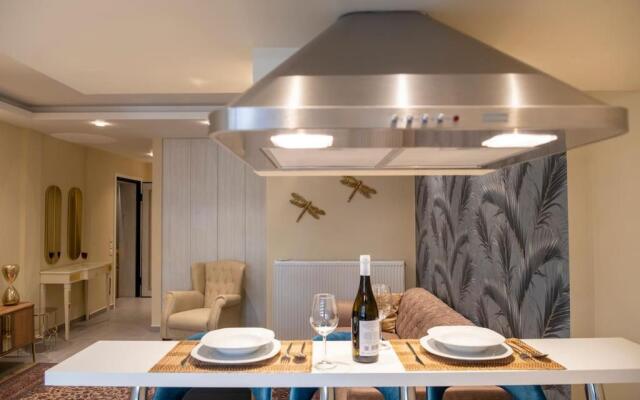Maison De Luxx, A9 Central Lux