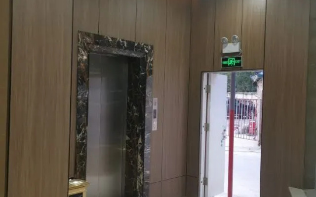 Zhonghui Hotel
