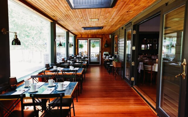 Rainbow Mountain Resort