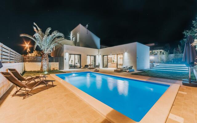 Exclusive Villa in Novigrad Istria with Swimming Pool