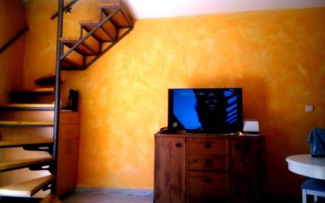 Sunny Port Apartment & Rooms