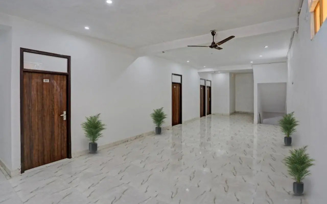 OYO Hotel Nirvan Near Jahangirpuri Metro Station