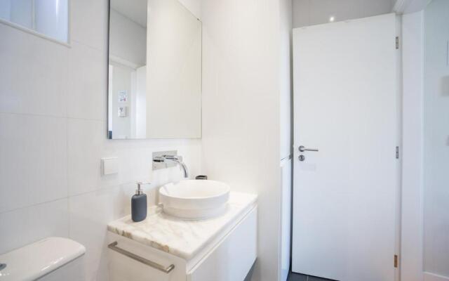 GuestReady - Chic and Vibrant Apt with Stunning Views - Anjos