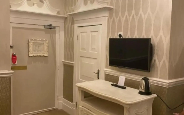 Langtry Manor Hotel