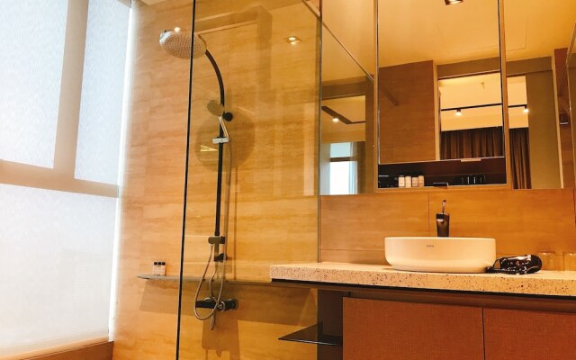 Expresssionz Professional Suites by 7kgTravellerHome