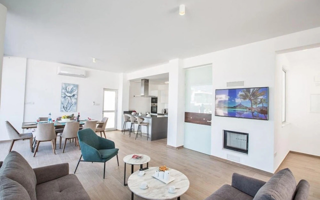 Villa Nika AQ Ol17