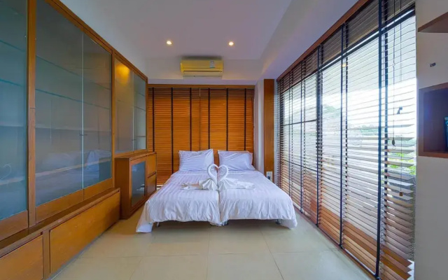 Beachfront 2 bed Condo with Seaview BW2