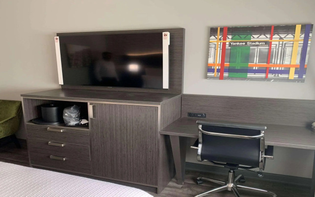 Best Western Plus City Line Hotel