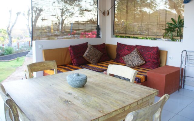 Villa Anjing 2