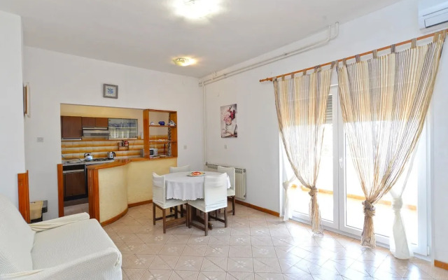Apartment 1779