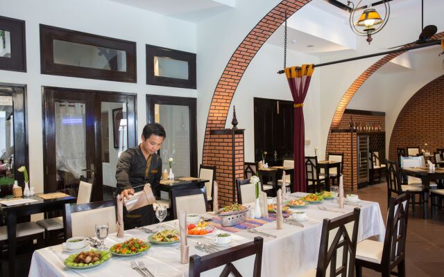 Treasure Oasis Hotel