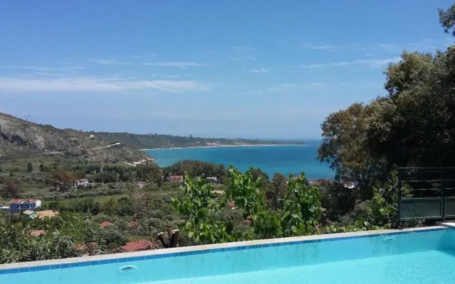 Lovely Open Plan Family Villa in Kato Katelios