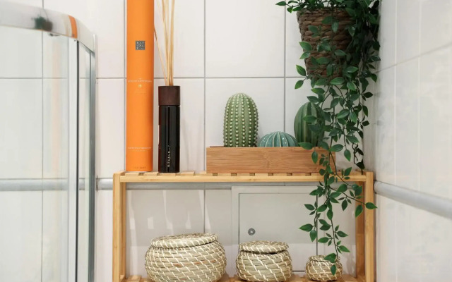 4 Personen Altbau nahe Kurfürstendamm