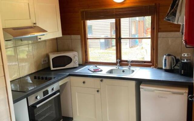 Otter 4 Hot Tub - HuntersMoon-Warminster-Bath-Salisbury