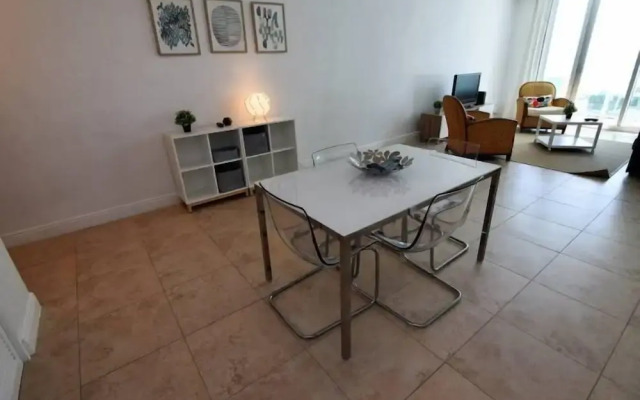 Spectacular 1 Bed 1 Bath @ Tides