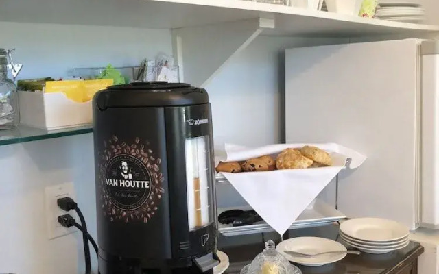 The Lake House Bed & Breakfast