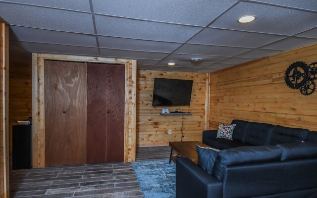 LakeStar Chalet 5 Bedroom House