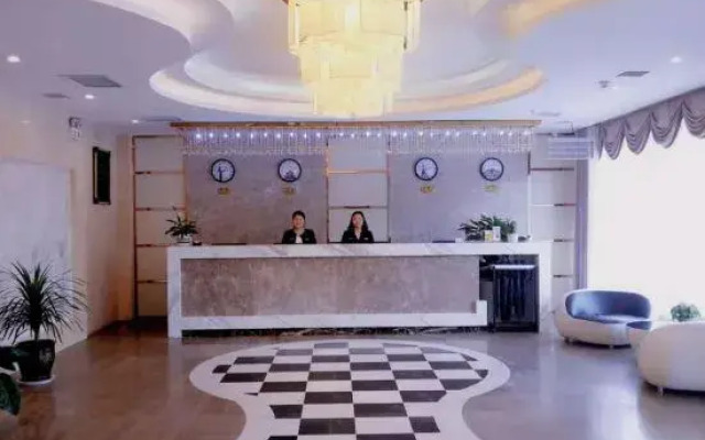 Danfeng Junlin World Theme Hotel