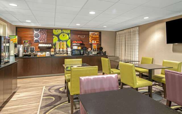 La Quinta Inn & Suites by Wyndham Baton Rouge Siegen Lane