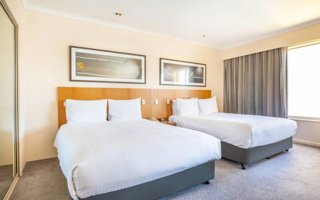 Holiday Inn Sydney Potts Point by IHG