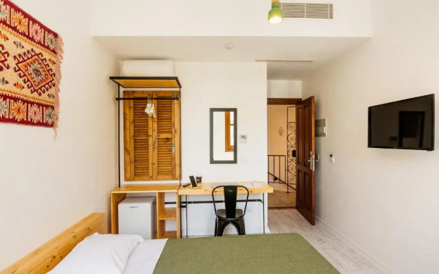Djumba Hotel & Cafe