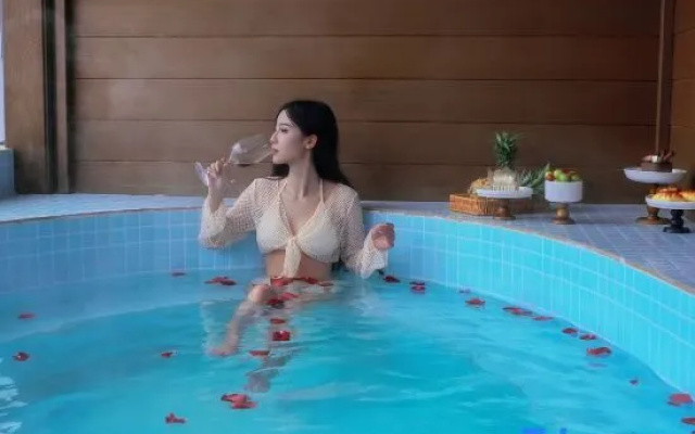 Mile Qinglanju Hot Spring Resort Hotel – Pool – Mile