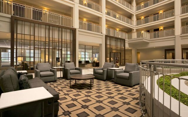 Embassy Suites by Hilton Chicago Downtown River North