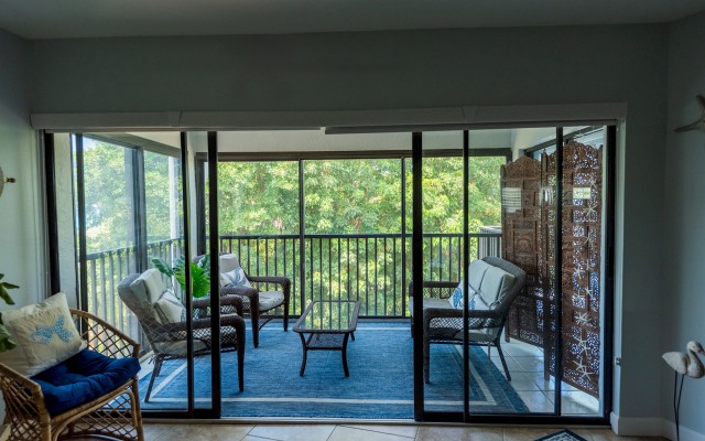 Sun Plaza West Unit 204