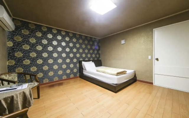 Myeongseong Motel