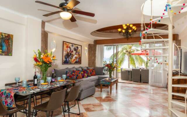 Ocean Front Penthouse Pool Sleeps 8 People