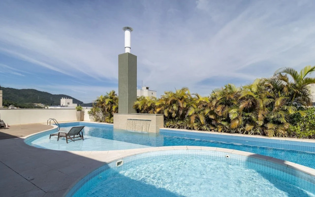 Apt With Private Barbecue and Pool Pea1301