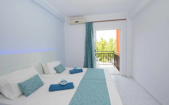 Silver Beach Hotel And Annexe Apartments