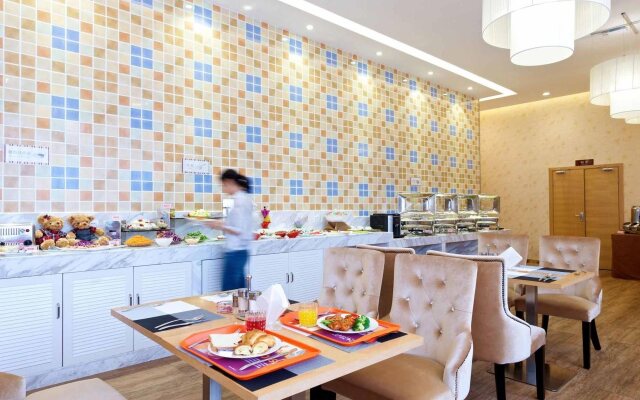 Ibis Wenjiang Floraland