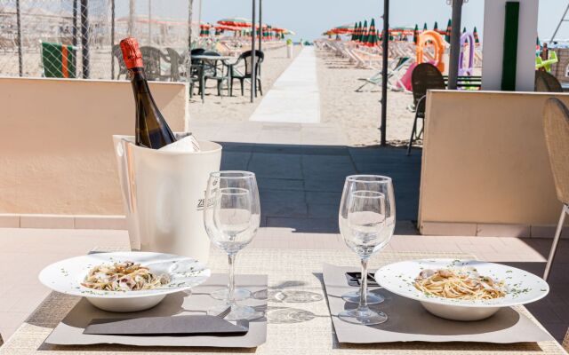 Gadames Hotel - Lunch on the Beach