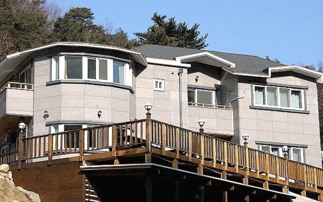 Yangyanggwangmyeong Family Pension