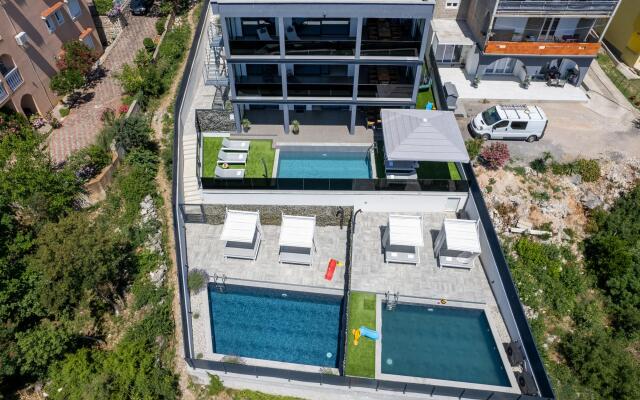Complex Twins in Crikvenica