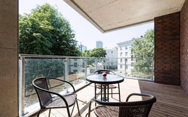 Central apartments, Quiet with Free Parking and AC.