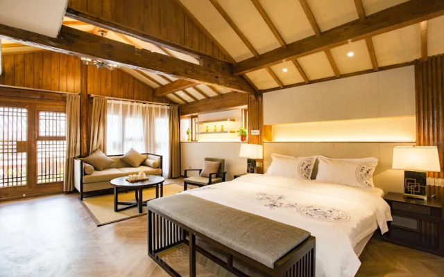 Lijang First Bay Hotel