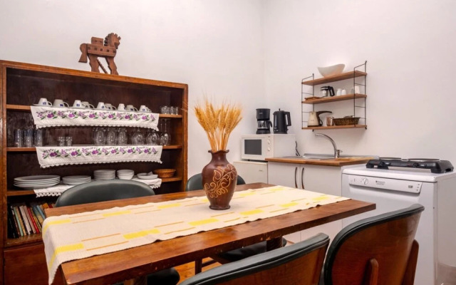 Lovely and Central Flat With Balcony in Cihangir