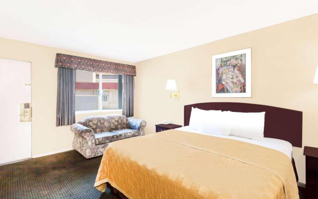 Travelodge by Wyndham Barstow