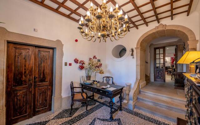 Casa Amarela TH & National Monument