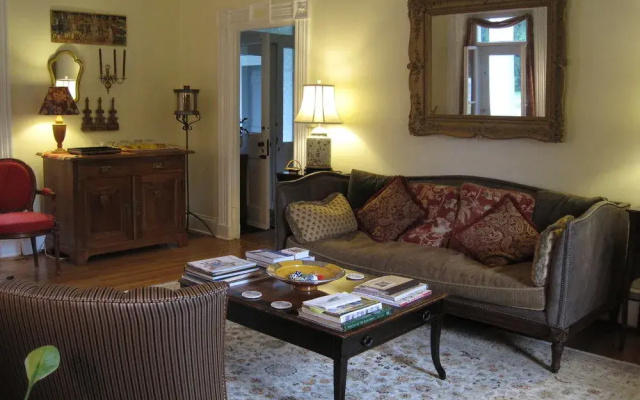 Federal House Inn
