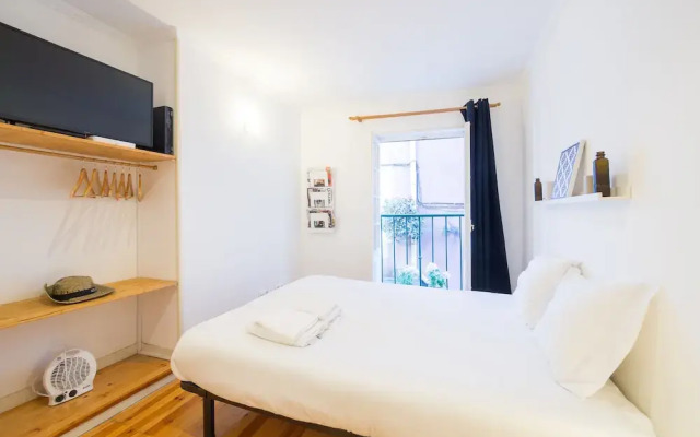 Nomad's Alfama Flats - Typical Street