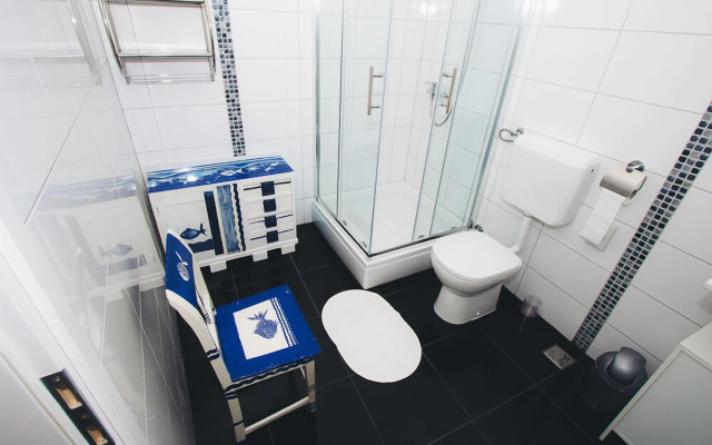 Apartments and Rooms Ille